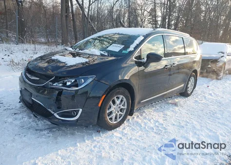 2020 Chrysler Pacifica Touring L z USA, uszkodzony, nr VIN 2C4RC1BGXLR196151